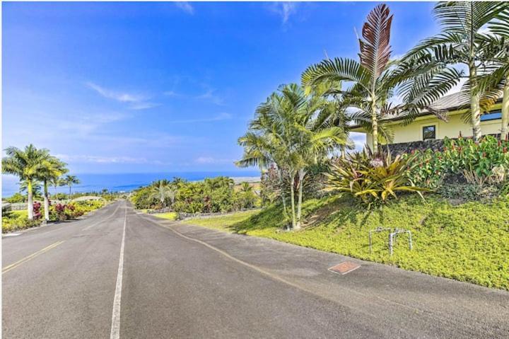 Sweeping Ocean Views Ideal Location Gated Villa Kailua-Kona Exteriör bild