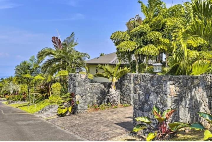 Sweeping Ocean Views Ideal Location Gated Villa Kailua-Kona Exteriör bild